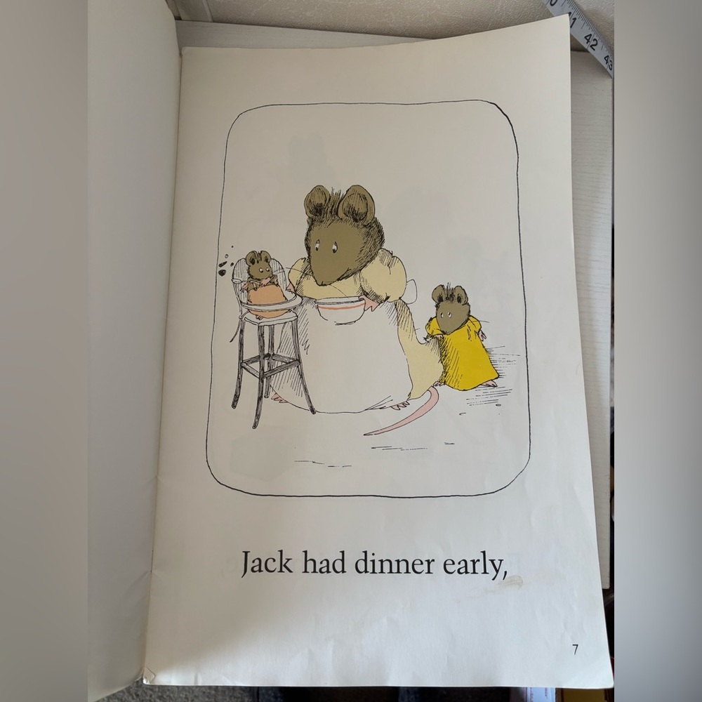 Vintage Noisy Nora Book by Rosemary Wells - Picture 4 of 5